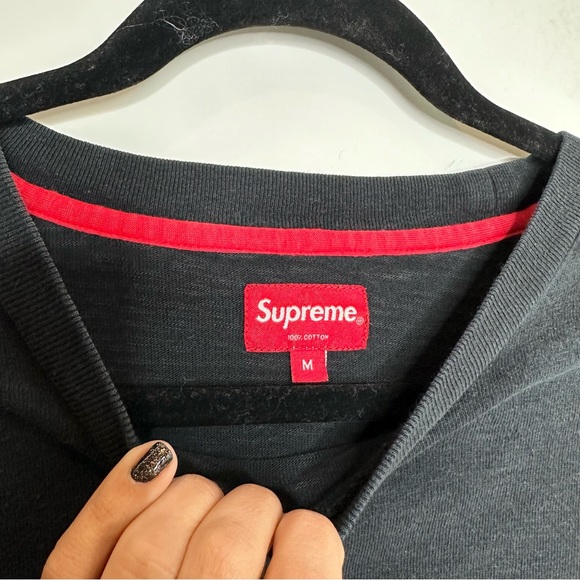 Supreme Men’s Black Logo Pocket Long Sleeve Pocket Tee - Picture 2 of 5